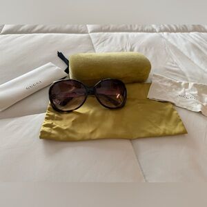Gucci Sunglasses GG0076S